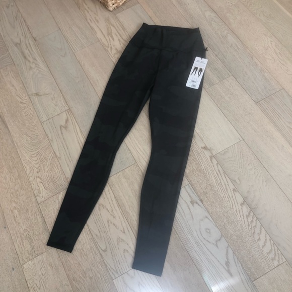 ALO Camo Leggings - Picture 5 of 7